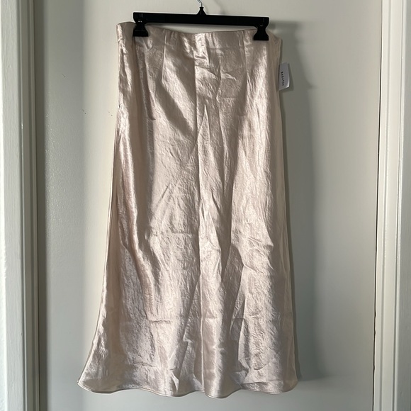Aritzia Babaton crème satin midi skirt size 14/L/XL NWT - Picture 6 of 7